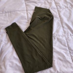 Balance Athletica Cloud Leggings in Forest Green Size M